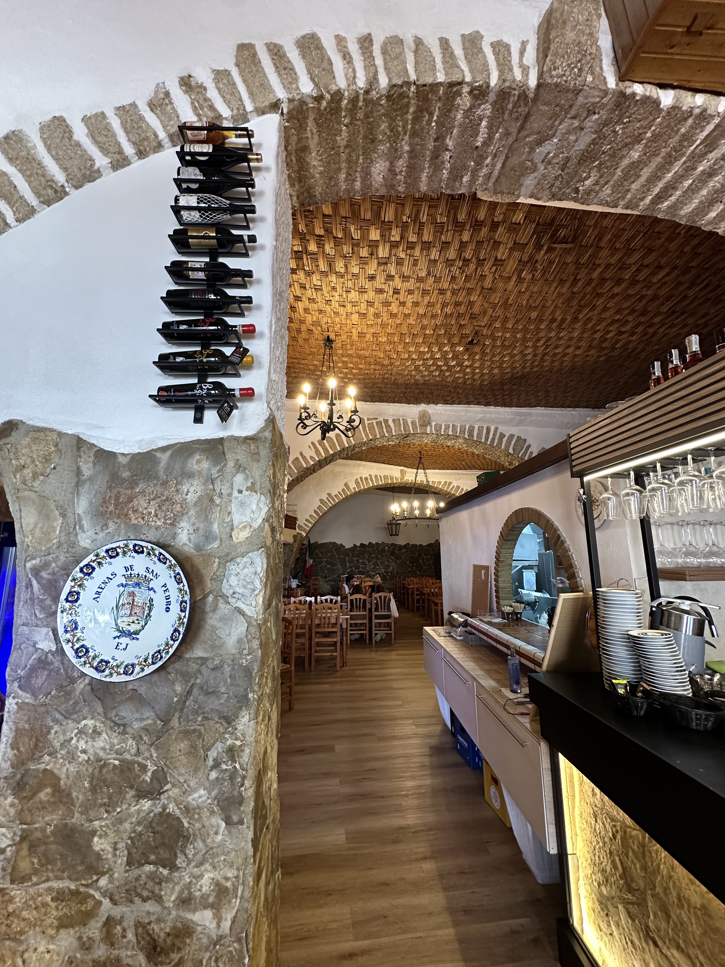 Restaurante Los Arcos — vista del local