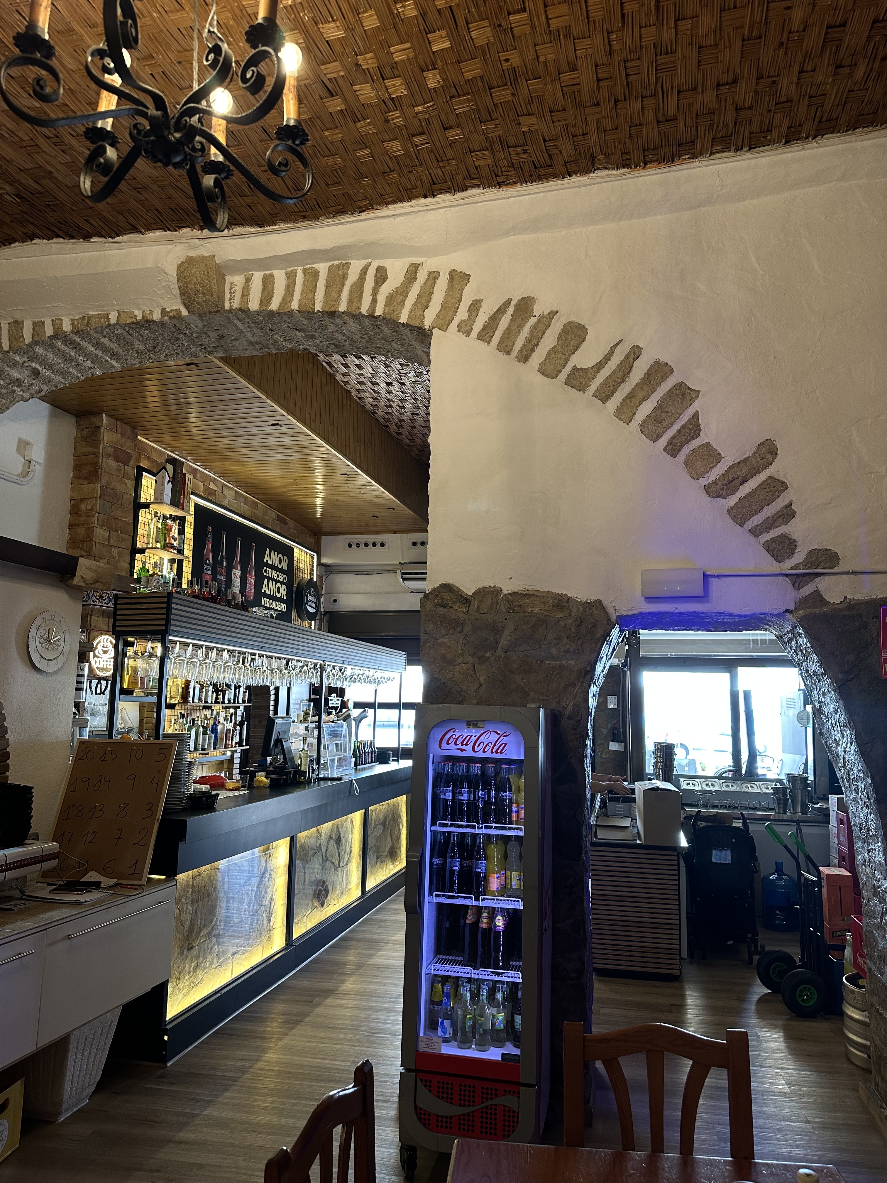 Restaurante Los Arcos — vista del local